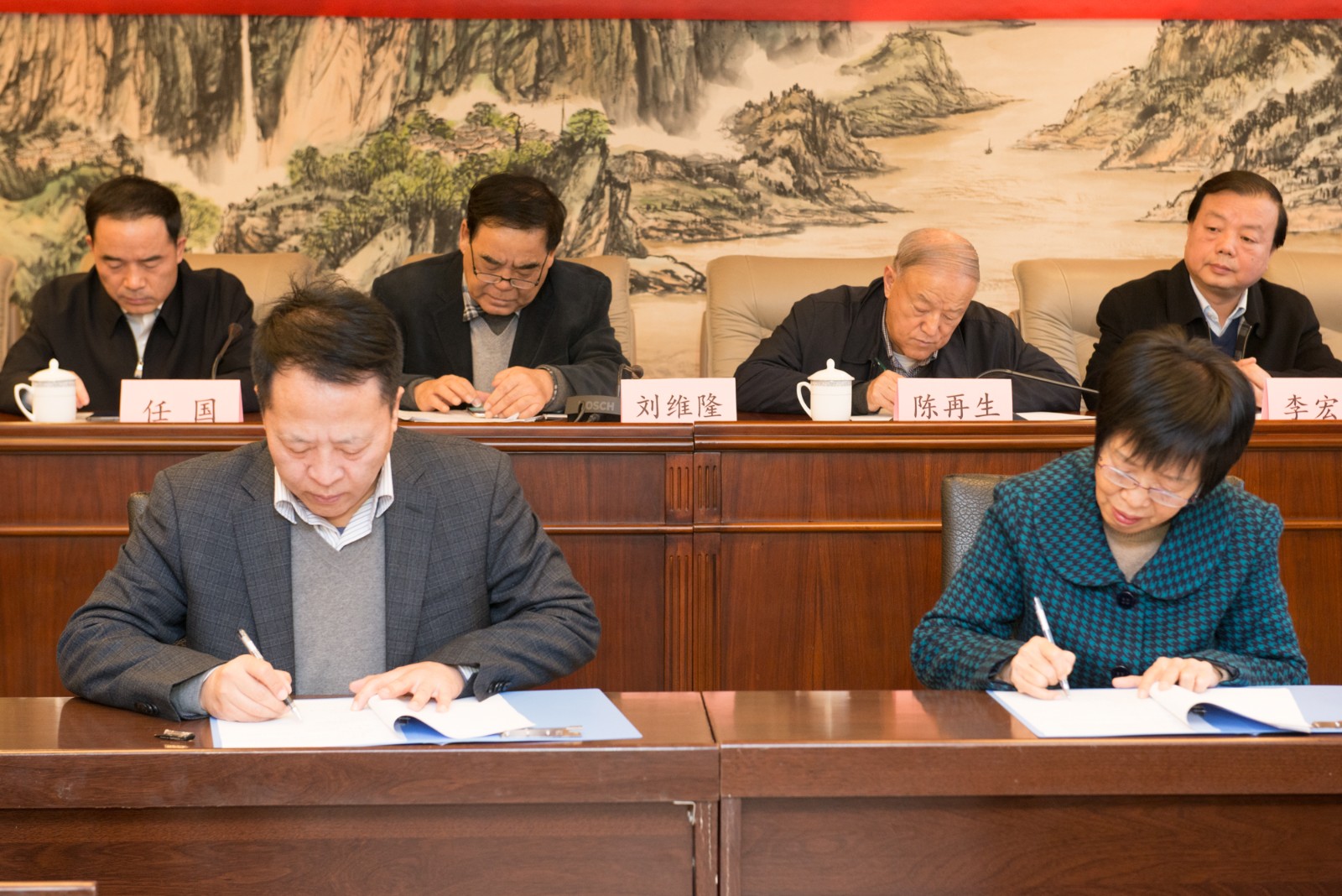 陕西BC贷集团向省慈悲协会捐赠200万元赞助公益项目 陕西BC贷集团向省慈悲协会捐赠200万元赞助公益项目