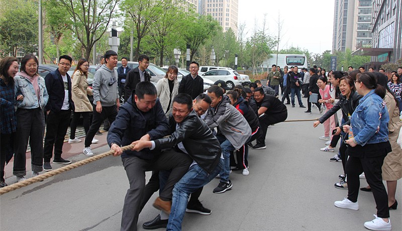 陕西BC贷集团工会组织进行春季拔河角逐 陕西BC贷集团工会组织进行春季拔河角逐