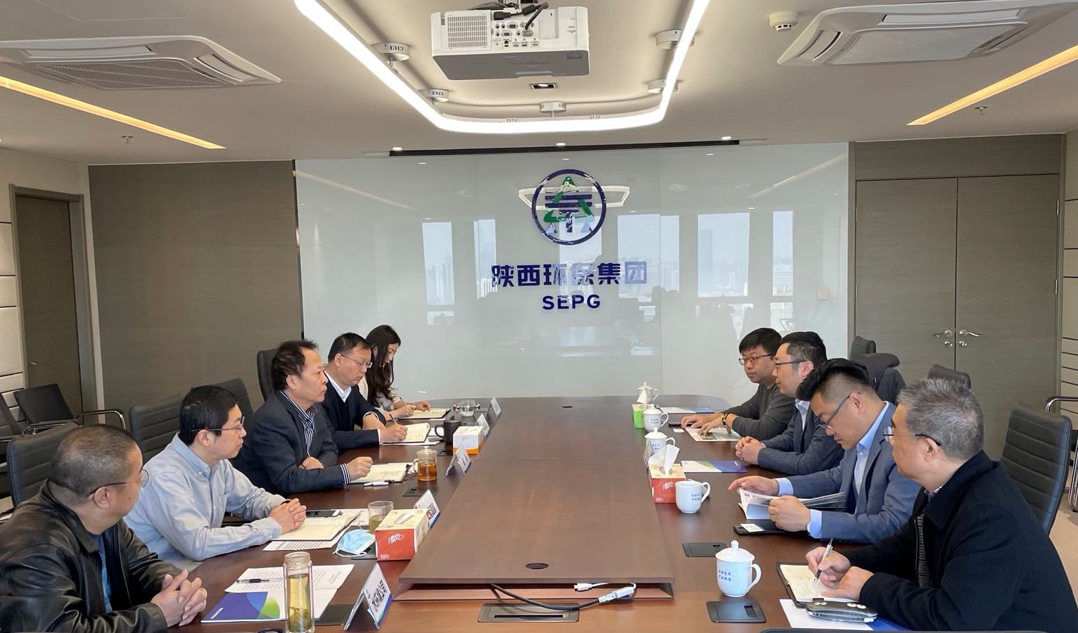 陕西BC贷集团与南方创业科技公司互换座谈 陕西BC贷集团与南方创业科技公司互换座谈