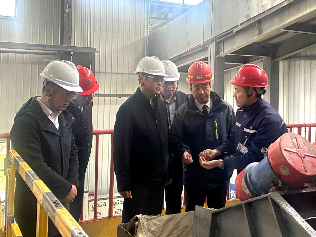 宋世杰赴水环境公司、鼎丰矿业公司项目一线调研 宋世杰赴水环境公司、鼎丰矿业公司项目一线调研
