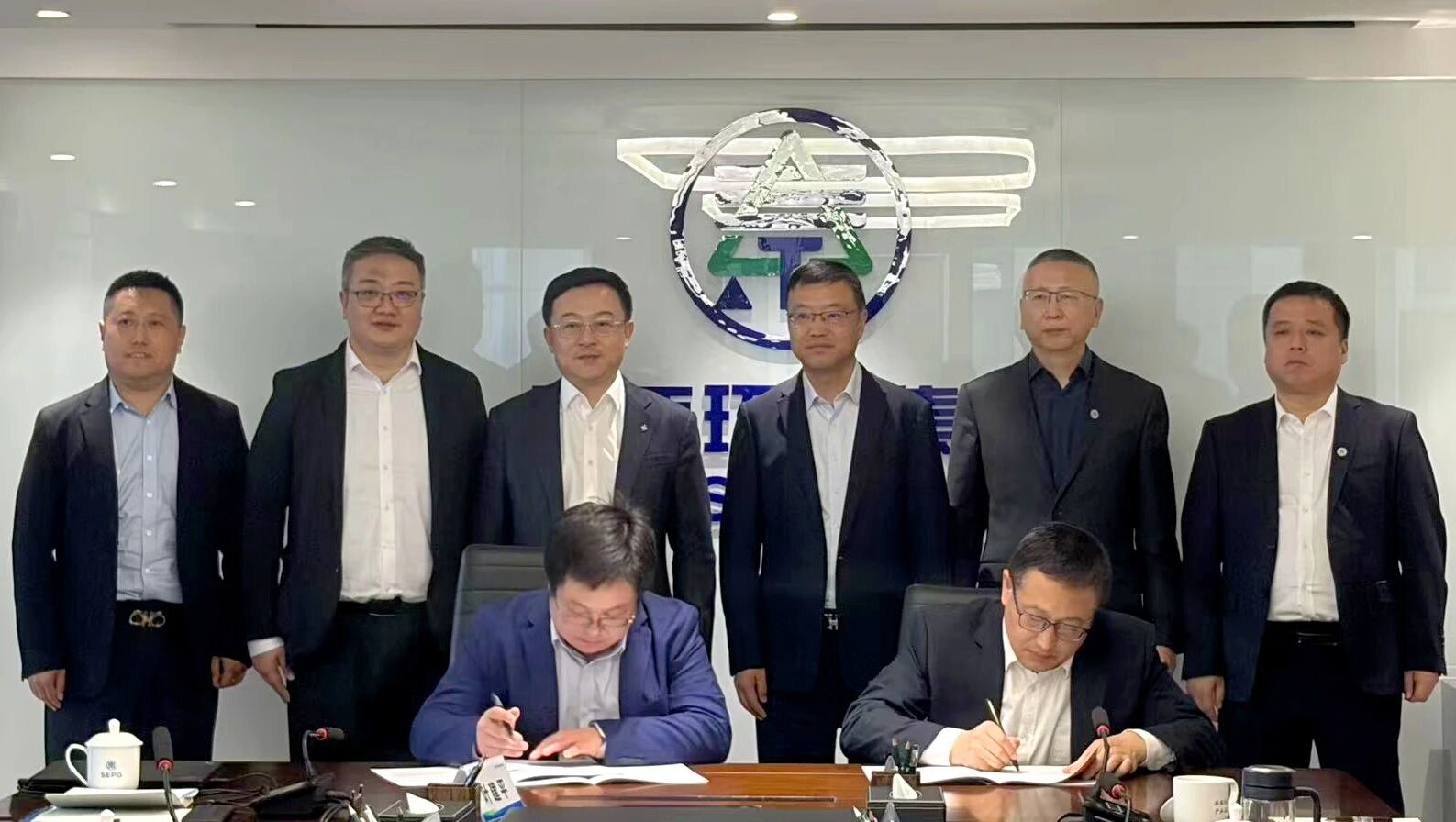 陕西BC贷集团与上海电气输配电集团座谈互换 陕西BC贷集团与上海电气输配电集团座谈互换